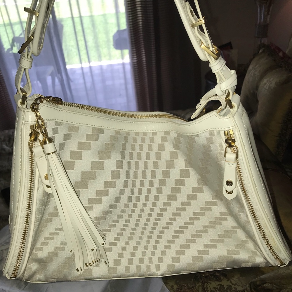 Authentic Cole Haan shoulder bag!!